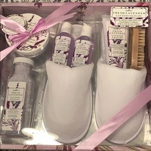 New Pure spa 8-pc lavender foot care gift set